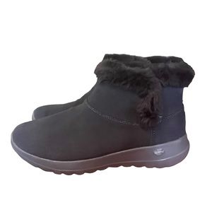 Skechers GoWalk Boots On The Go Joy Bundle Up